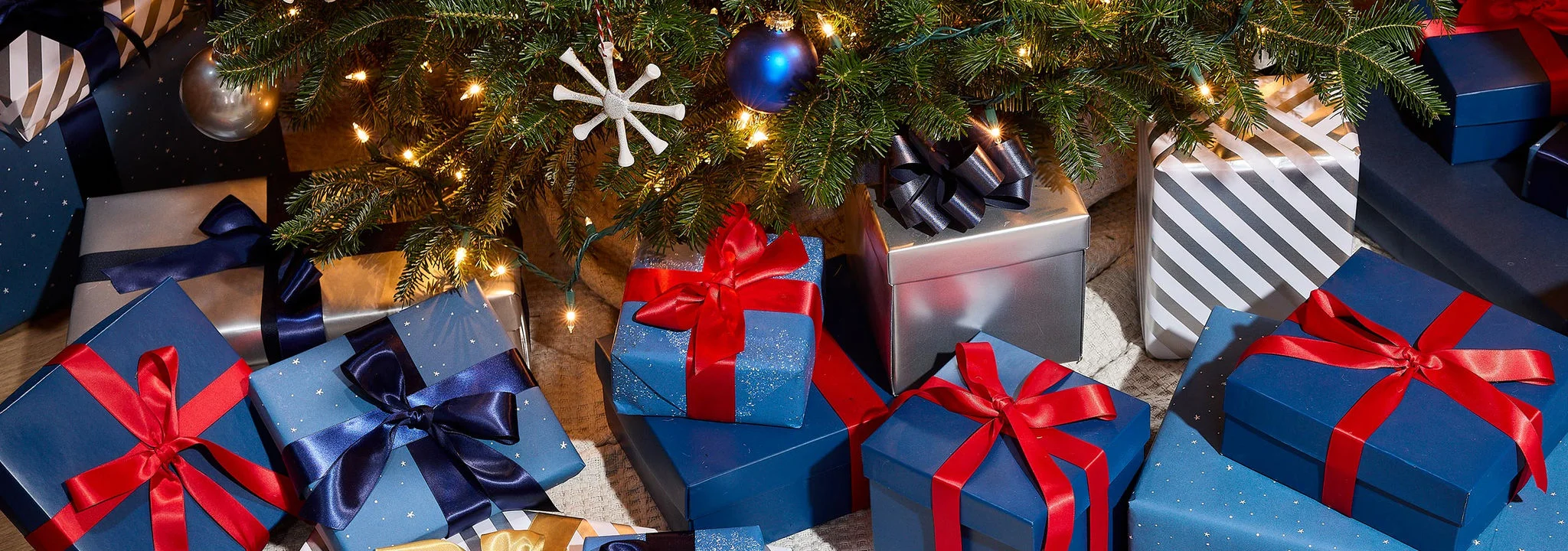 Golf Gifts under the tree.